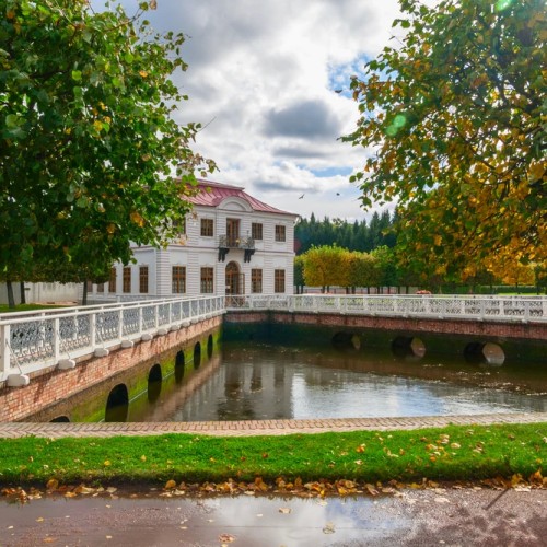 Экскурсия в Петергоф с посещением Большого дворца (билеты включены)