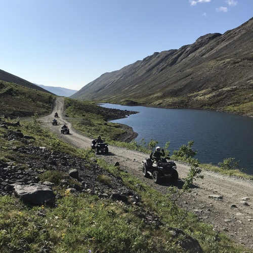 Своей компанией на Русский Север: Мурманск, Териберка, Кировск и саамы