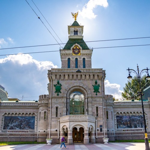 Нетривиальная прогулка за пределами золотого треугольника Петербурга