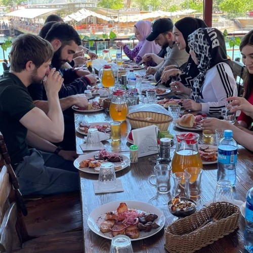 Знаковые места Чечни и Дагестана: от современного мегаполиса к древним аулам