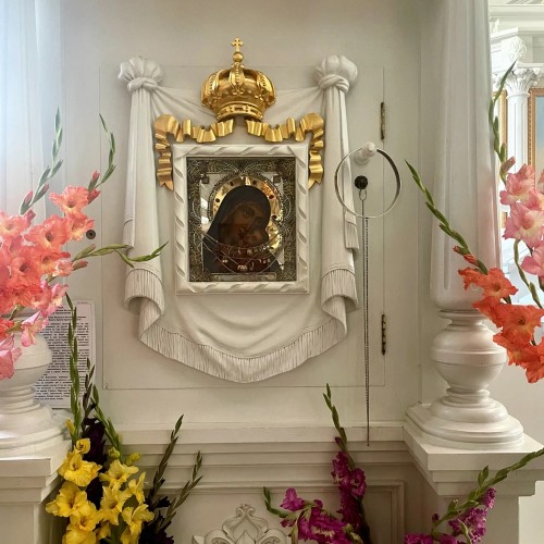 Из Петербурга — к монастырям и святому источнику