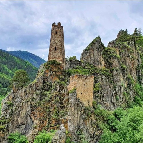 Треккинг налегке по Ингушетии: святилища, башенные комплексы и гора с герба Владикавказа