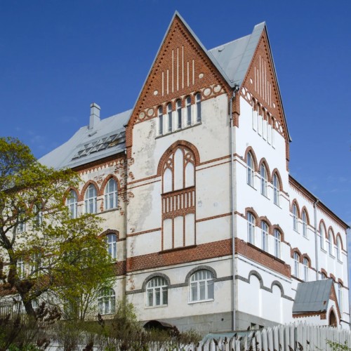 Из Петербурга — в горный парк «Рускеала» и к водопадам (всё включено)