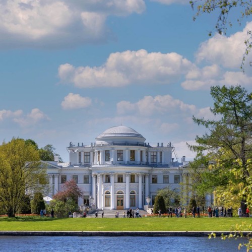 Аптекарский и Каменный острова на авто: особняки, дачи и респектабельные кварталы