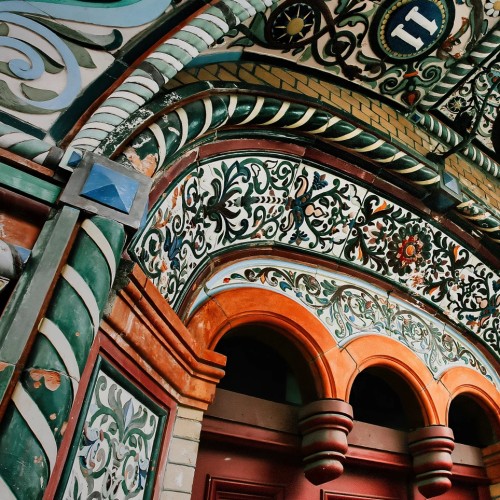 Питер с крыши, колоритные парадные и секретные дворы-колодцы