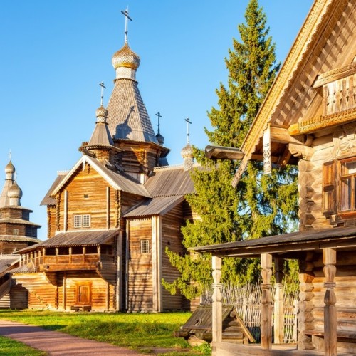 Вдоль железных дорог на встречу с историей: на круизном поезде в Новгородскую и Псковскую области