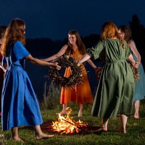 Когда вода, огонь и травы пропитаны магией: праздник Ивана Купала на Селигере