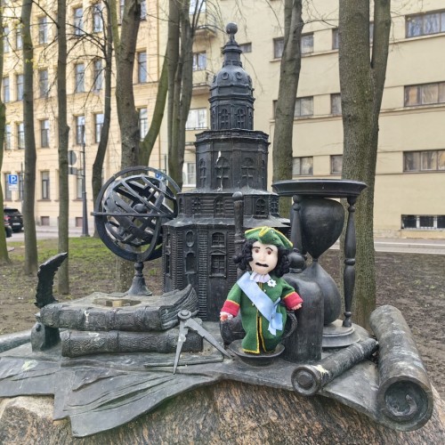 «Мы гуляем с дядей Петей!» семейная аудиоэкскурсия в Петербурге