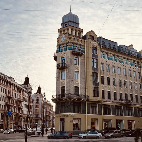 Путешествие в Коломну, или Петербург Гоголя и Достоевского