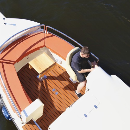 Путешествие по водным артериям Петербурга на катере «Юность»