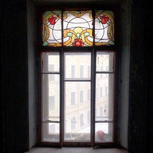 Витражи Петроградской стороны — со специалистом по витражному искусству