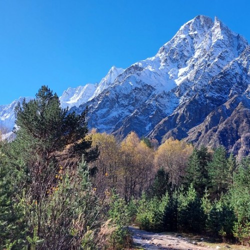 Треккинг в Чегемском ущелье без рюкзаков с проживанием в гостевом доме (всё включено)