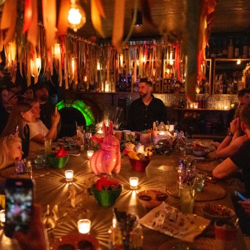 Декаданс и ренессанс: лекция-променад по необычным барам Петербурга (18+)