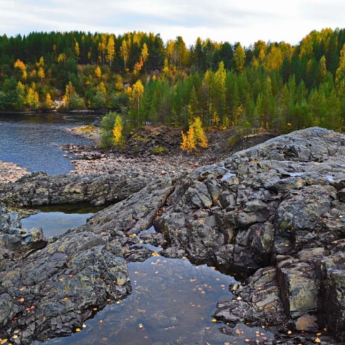 Палеовулкан Гирвас и водопад Кивач — два чуда Карелии