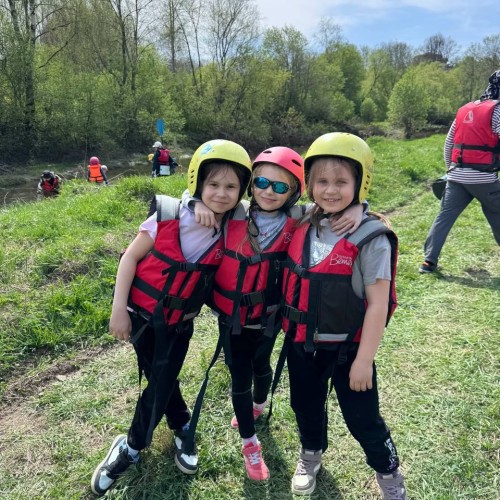 Первый раз с веслом в руках: лёгкий сплав по реке Воре (всё включено)