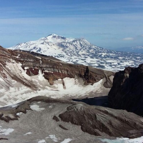 В мини-группе на Камчатку всей семьёй: вулканы, термальные источники и погружение в быт