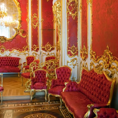 Тайны Зимнего дворца: сплетни, балы и романы