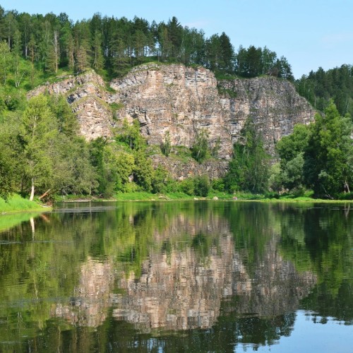 На катамаранах по Юрюзани: сплав «всё включено» с баней и проживанием в домиках