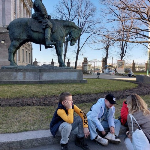 Экскурсия по Петербургу для детей: на поиски загадок, призраков и котов