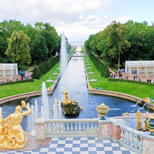 Нижний парк Петергофа: оранжерея, дворцы, фонтаны