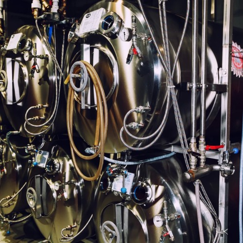 Старейшая крафтовая пивоварня в центре Петербурга (18+)