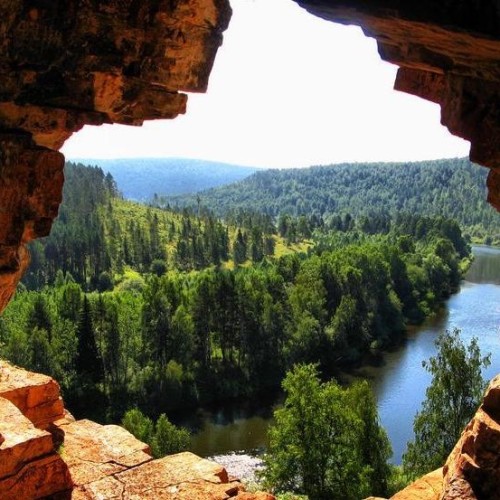 На катамаранах по Юрюзани: сплав «всё включено» с баней и проживанием в домиках