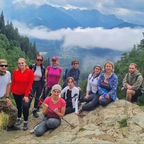 В горы — от суеты и забот: треккинг в Архызе без рюкзаков