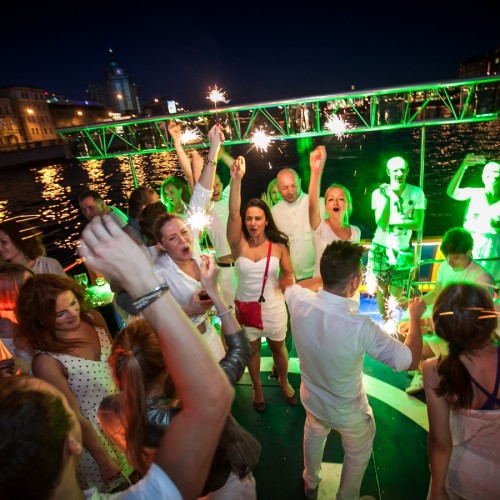 Клубный рейс на теплоходе «Пурга» (ср/чт/вск) — в Петербурге