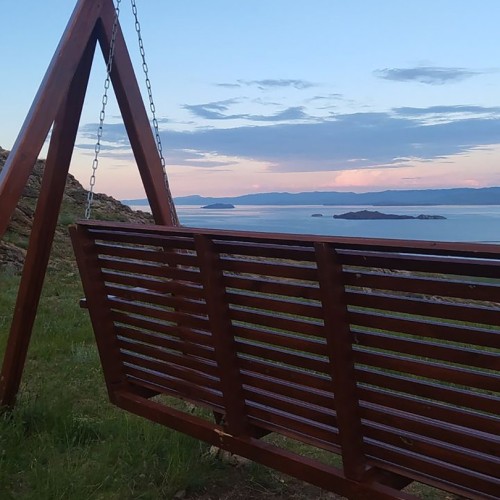 Арт-ретрит на Байкале: живопись, практики, баня и сила природы (всё включено)