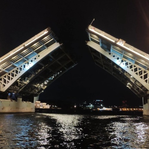 Феерия разводных мостов в Петербурге