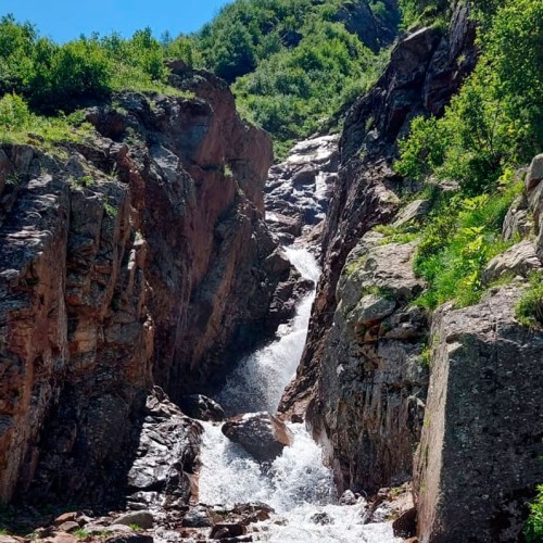 Семейный треккинг в Дигории с размещением в гостинице