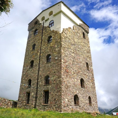 Перезагрузка в Безенги с проживанием в палатках: треккинг к ледникам, водопадам и диким турам