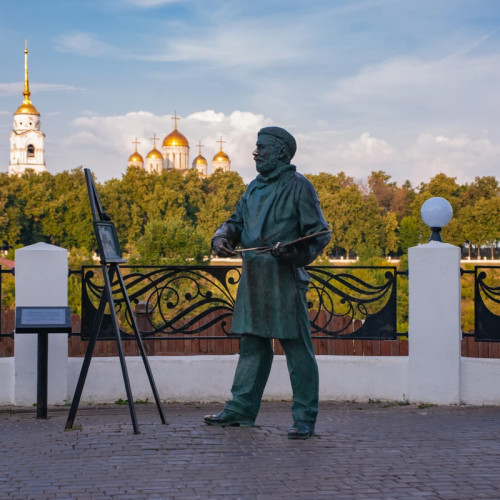Пешком по Владимиру: памятники, музеи и медовуха Бабы-яги