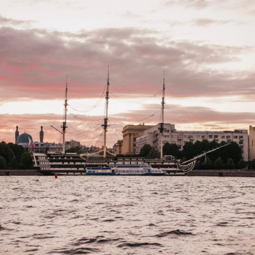 Теплоходная прогулка «Полуденный выстрел с Петропавловской крепости»