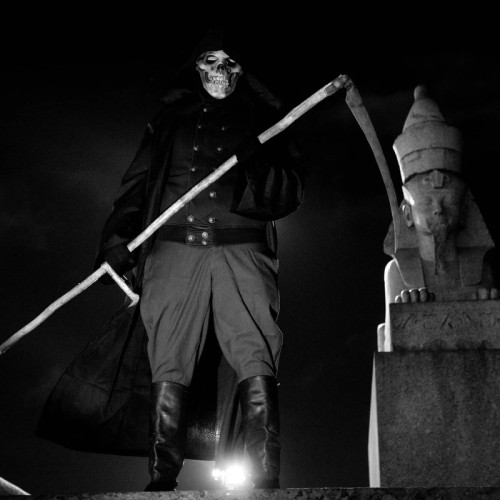 Прогулка со Смертью по Васильевскому острову