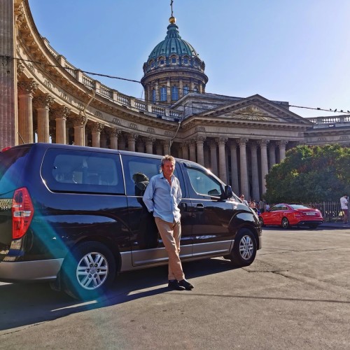 Живые рассказы о Петербурге — на минивэне с панорамной крышей