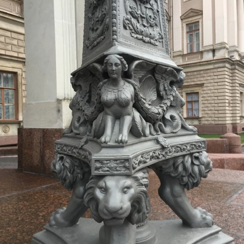 Архитектура и легенды Исаакиевской площади