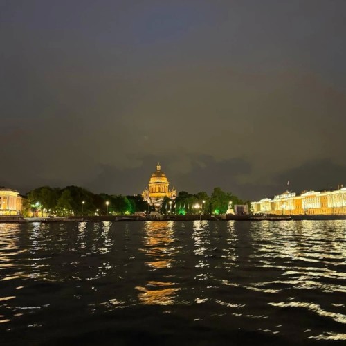 Магия петербургской ночи на катере