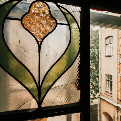 Петербург за закрытыми дверями: парадные лестницы и дворы-колодцы