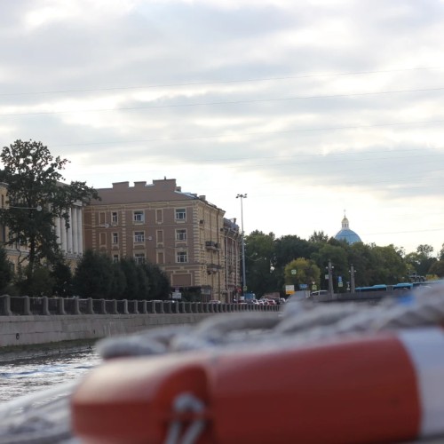 По рекам и каналам Северной столицы