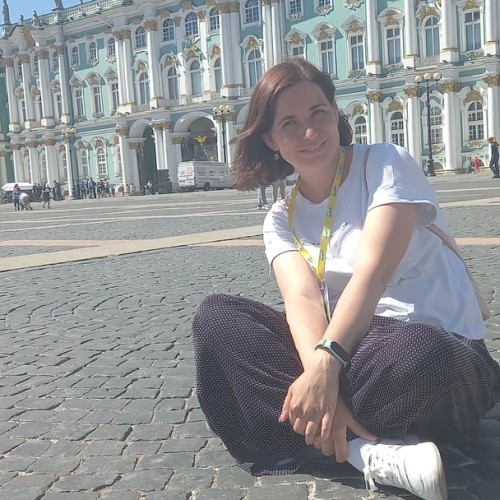 Романовы без трона: групповая прогулка по Дворцовой набережной