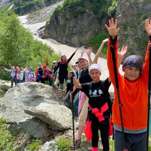 Лёгкий треккинг в горах Домбая с комфортом