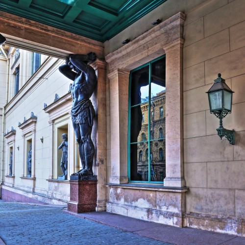 Миллионная улица — Петербург в миниатюре