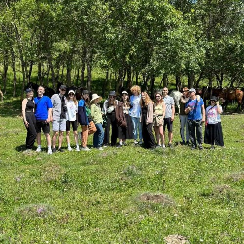 Конная прогулка недалеко от Кисловодска в мини-группе