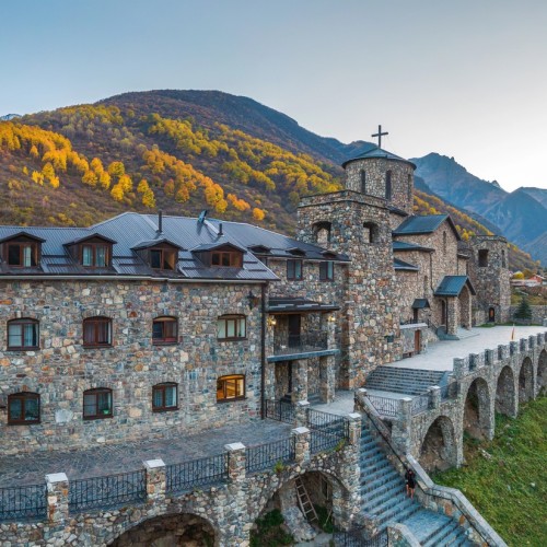 Индивидуальная поездка на внедорожнике по топовым местам Северной Осетии