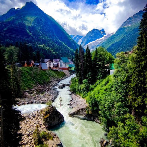 Туда, где горы и минеральная вода: Кисловодск, Пятигорск, Ессентуки и Домбай