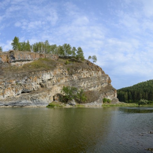 На катамаранах по Юрюзани: сплав «всё включено» с баней и проживанием в домиках