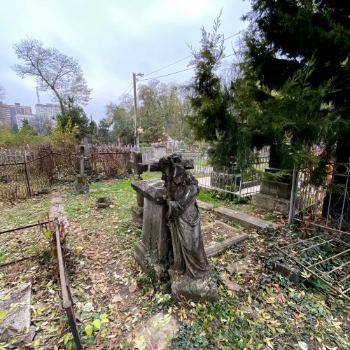 Аудиоэкскурсия: тайны и легенды старинного некрополя Краснодара
