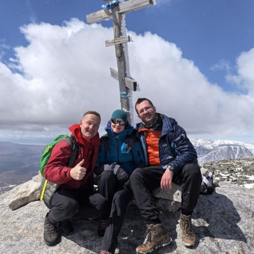 Треккинг в окружении Саян с восхождениями налегке