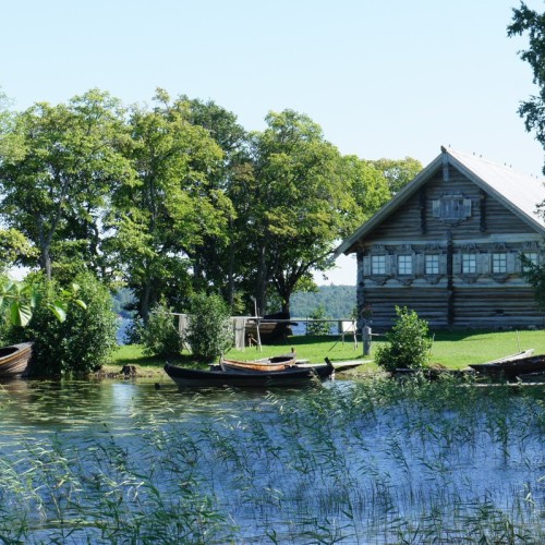 Своей компанией по Карелии: первобытные послания у Онежского озера, Кижи и прогулка на катере